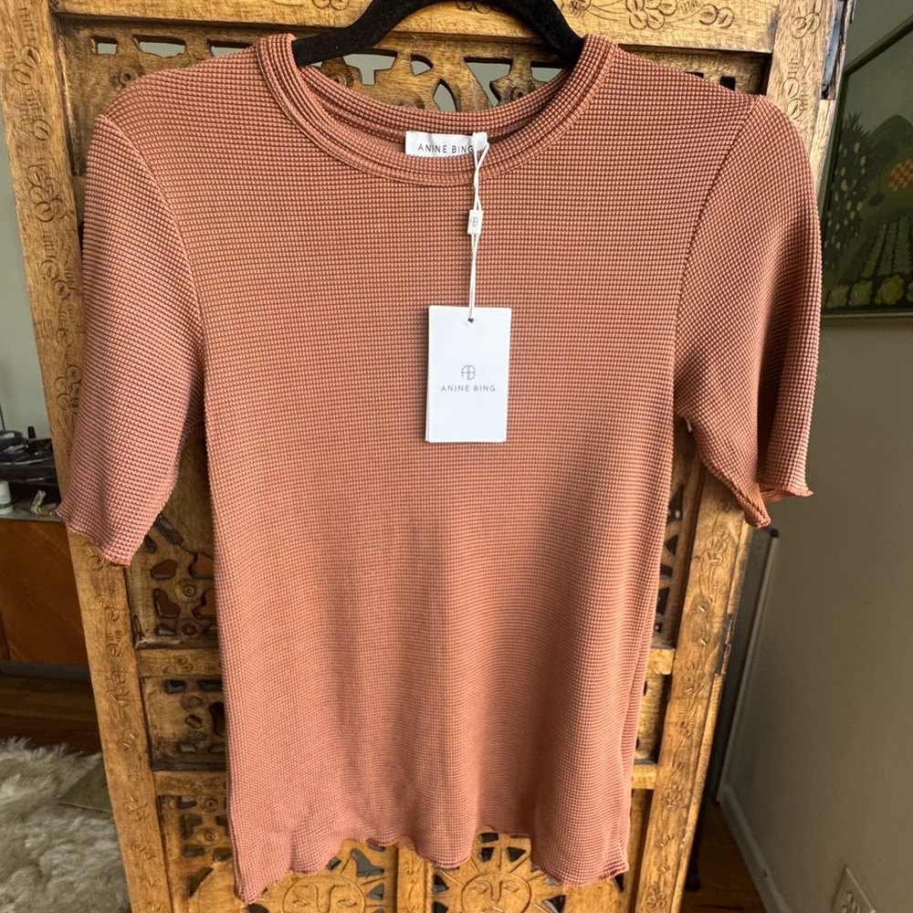 NWT crepe textured short sleeved t shirt brown size medium